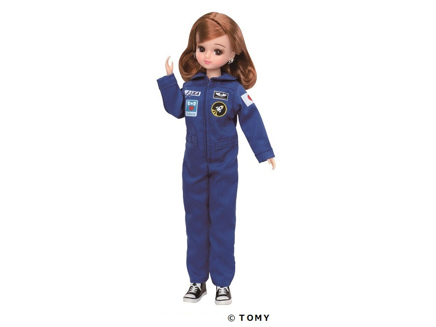 タカラトミー、「JAXA」の宇宙飛行士と同じデザインのブルースーツを着用した「あこがれの宇宙飛行士 リカちゃん」を発売