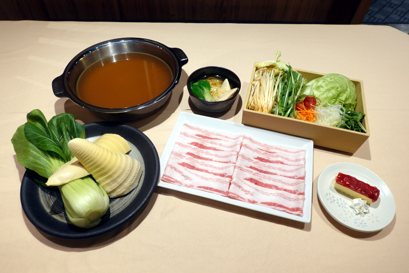 レインズインターナショナル、「温野菜」で「幻の金華豚」を